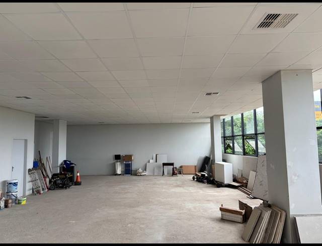 130M² MEDICAL SUITE TO LET IN BALLITO CENTRAL